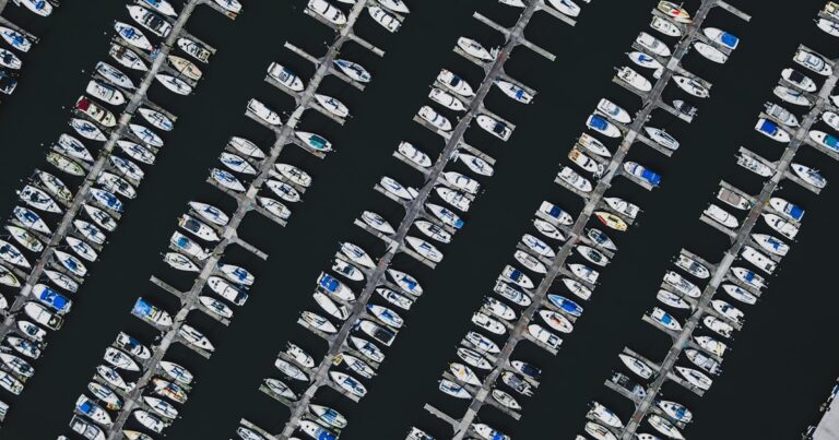 Featured image for 18 Must-Know Boat Rental Sharing Economy Stats 2025