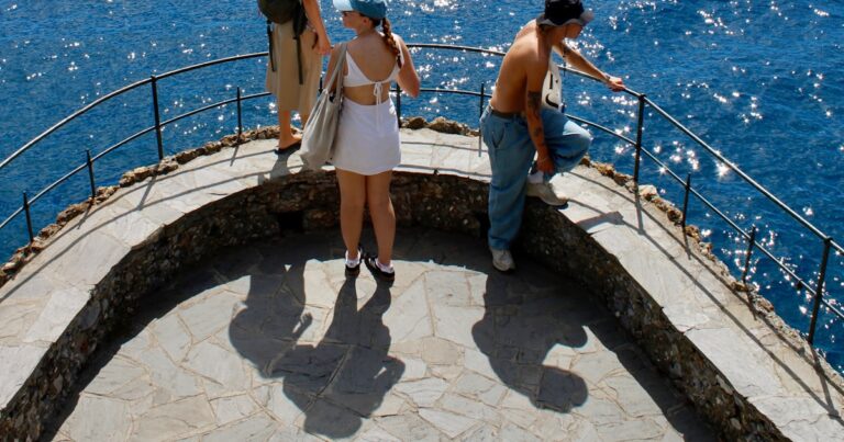 Featured image for Global Boating Tourism Statistics 9 Eye-Opening Facts for 2025